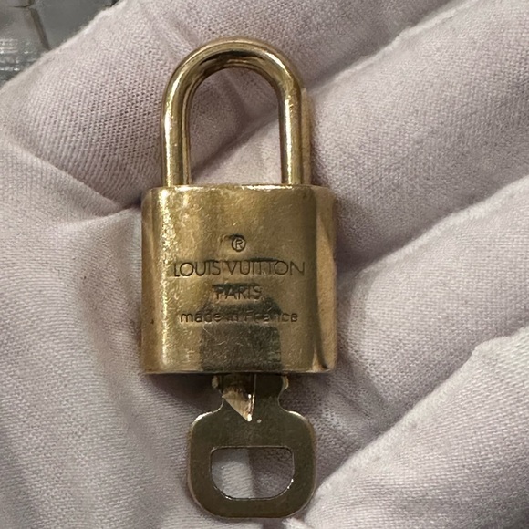 Louis Vuitton Lock and Key #320 - Picture 3 of 6